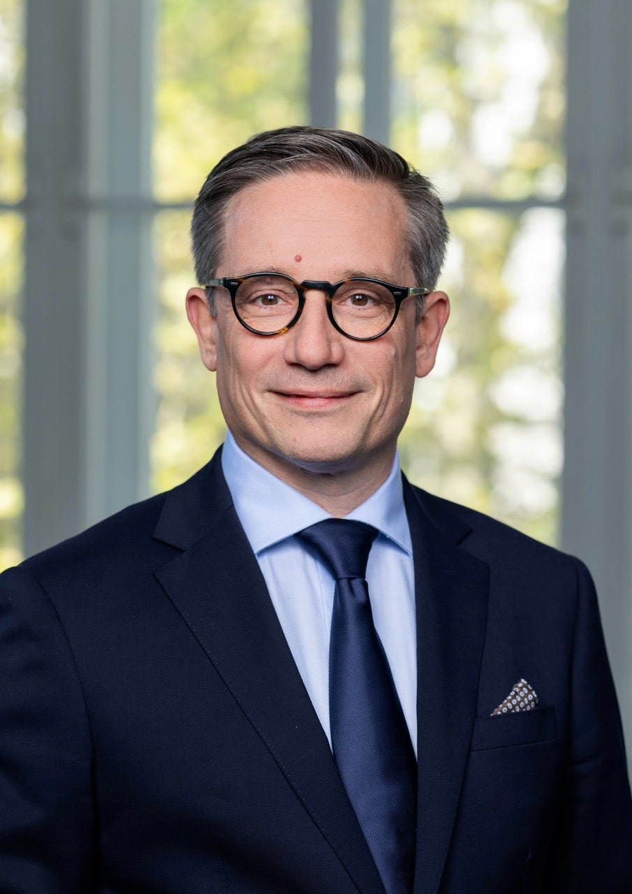Prof. Dr. Robert Öllinger – FAQ Porträt von Prof. Dr. Robert Öllinger
